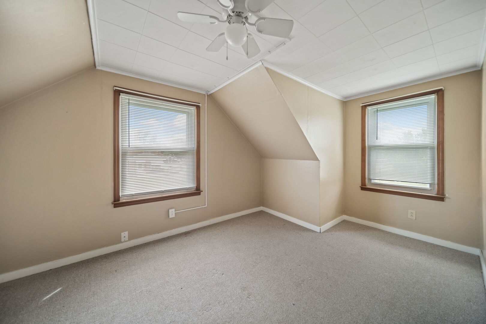 276 E Fullerton Avenue, Northlake, IL 60164