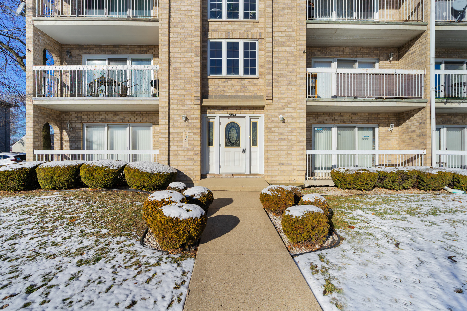 5242 W 79th Street #3D, Burbank, IL 60459
