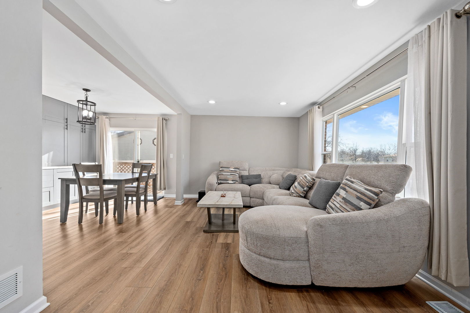 25727 S Mccorkle Avenue, Monee, IL 60449