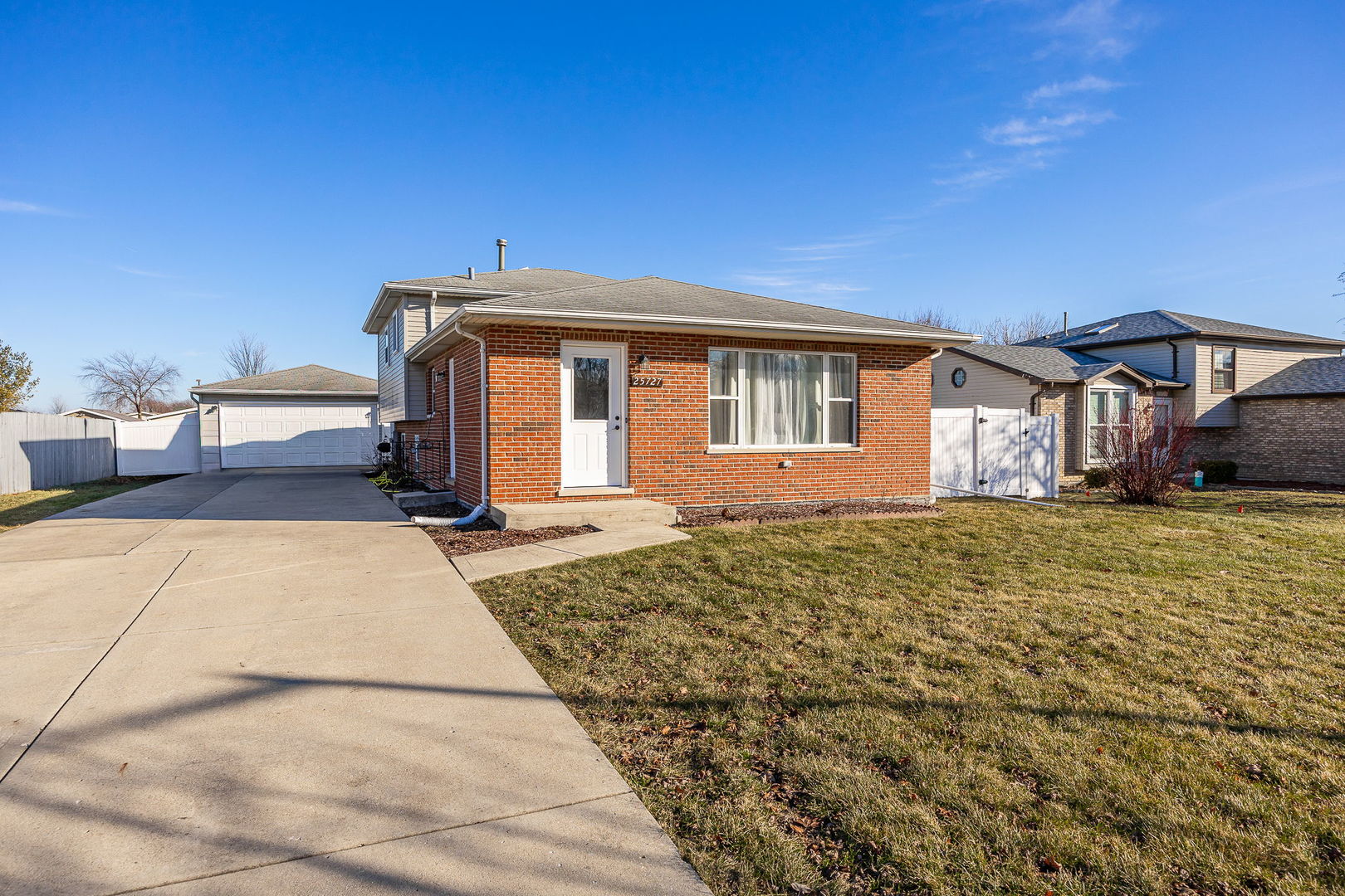 25727 S Mccorkle Avenue, Monee, IL 60449