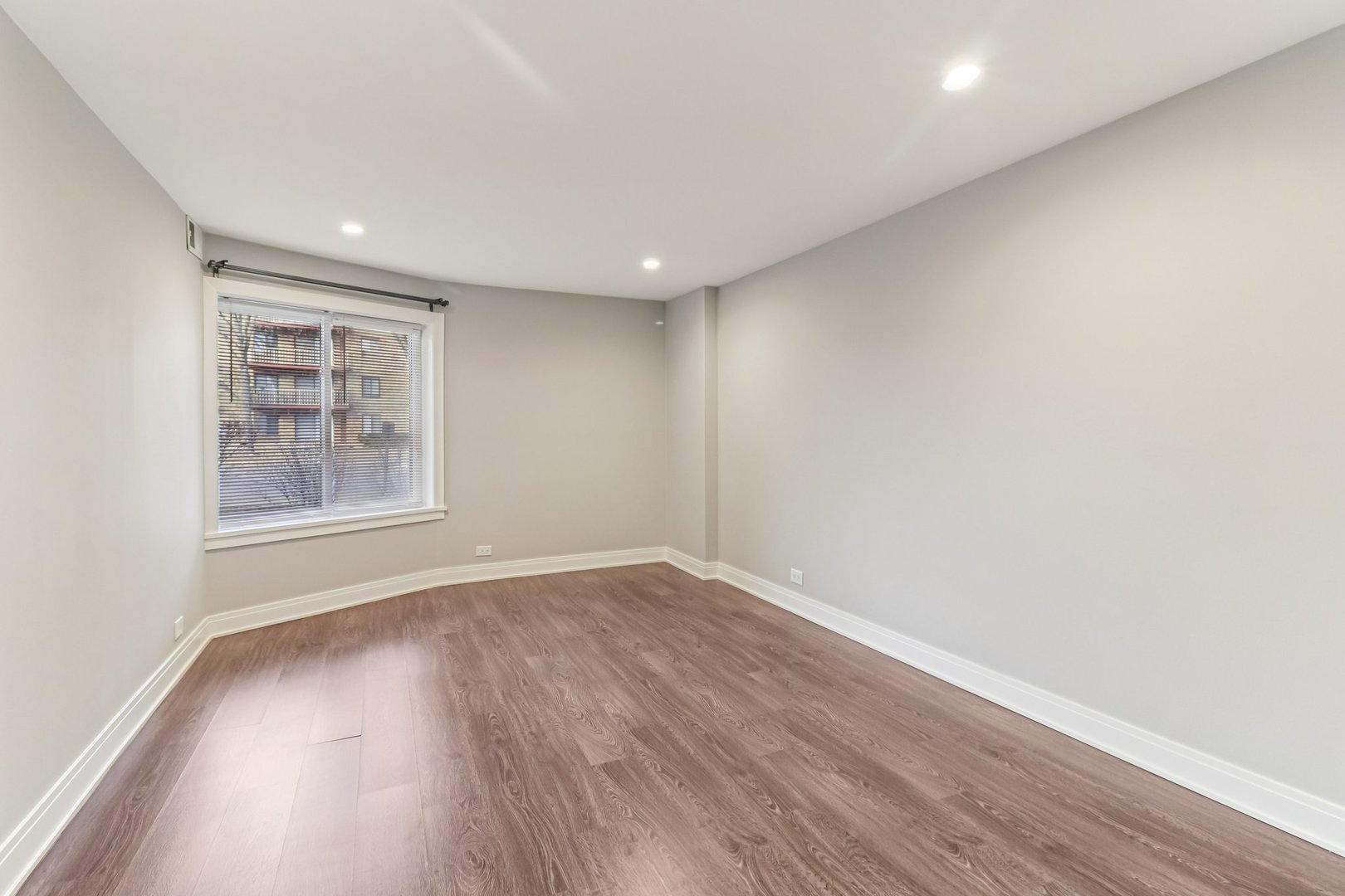 5450 Astor Lane #104, Rolling Meadows, IL 60008