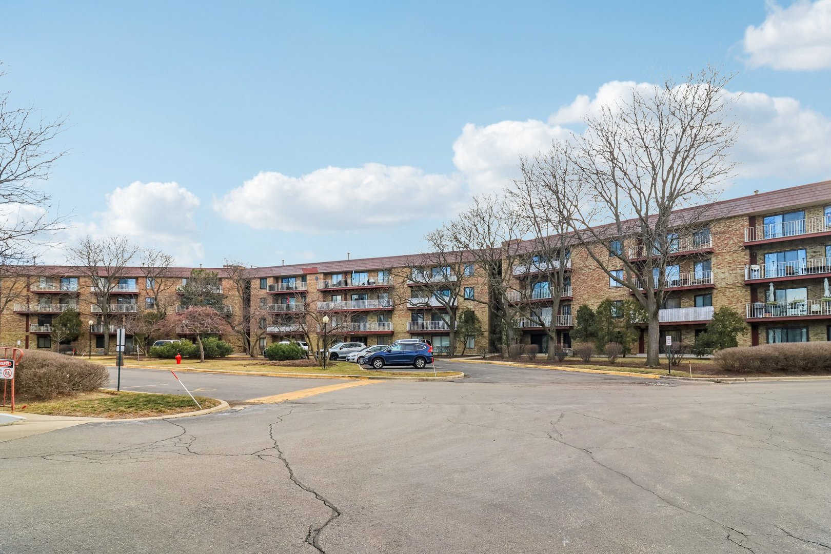 5450 Astor Lane #104, Rolling Meadows, IL 60008