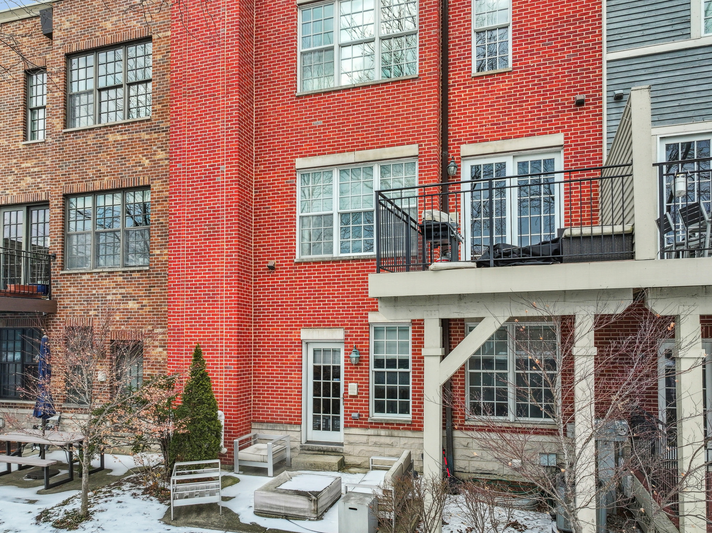 5 Illinois Avenue, Schaumburg, IL 60193