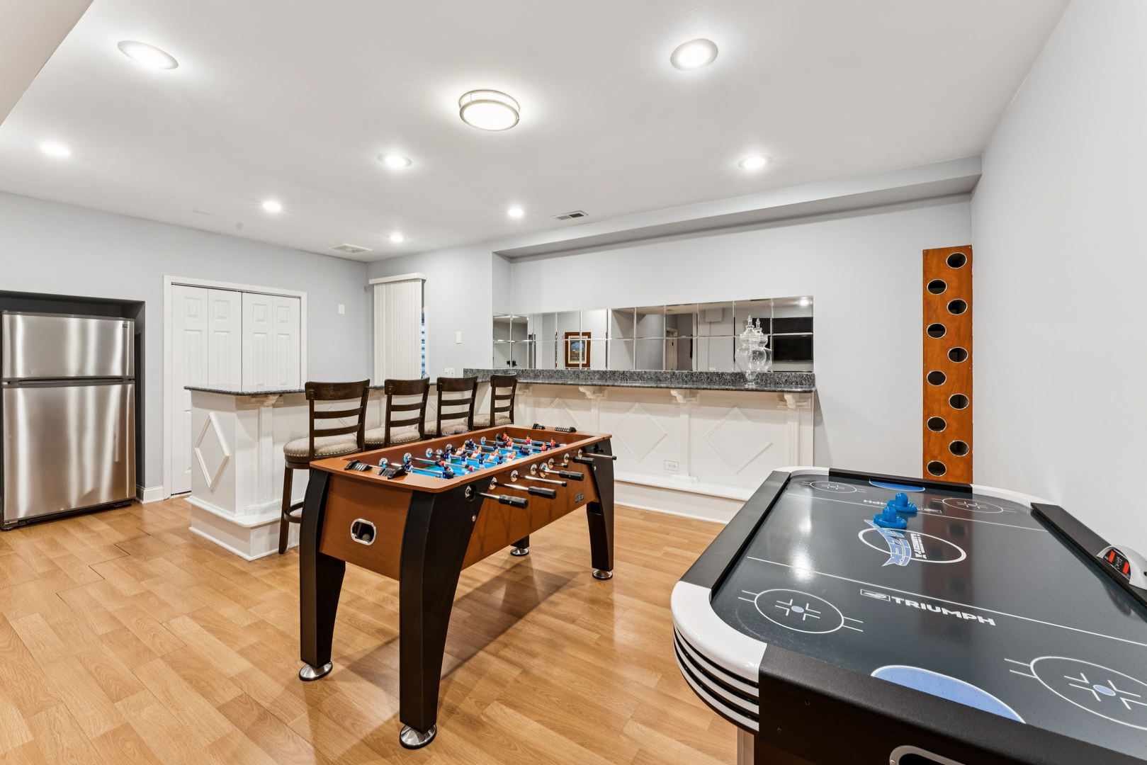 5 Illinois Avenue, Schaumburg, IL 60193