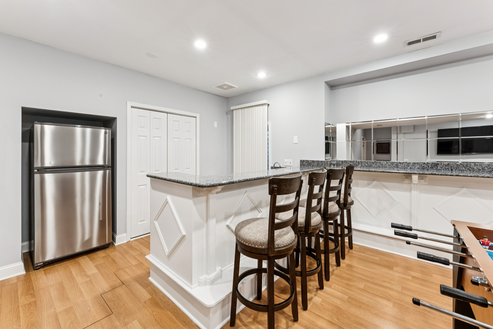 5 Illinois Avenue, Schaumburg, IL 60193