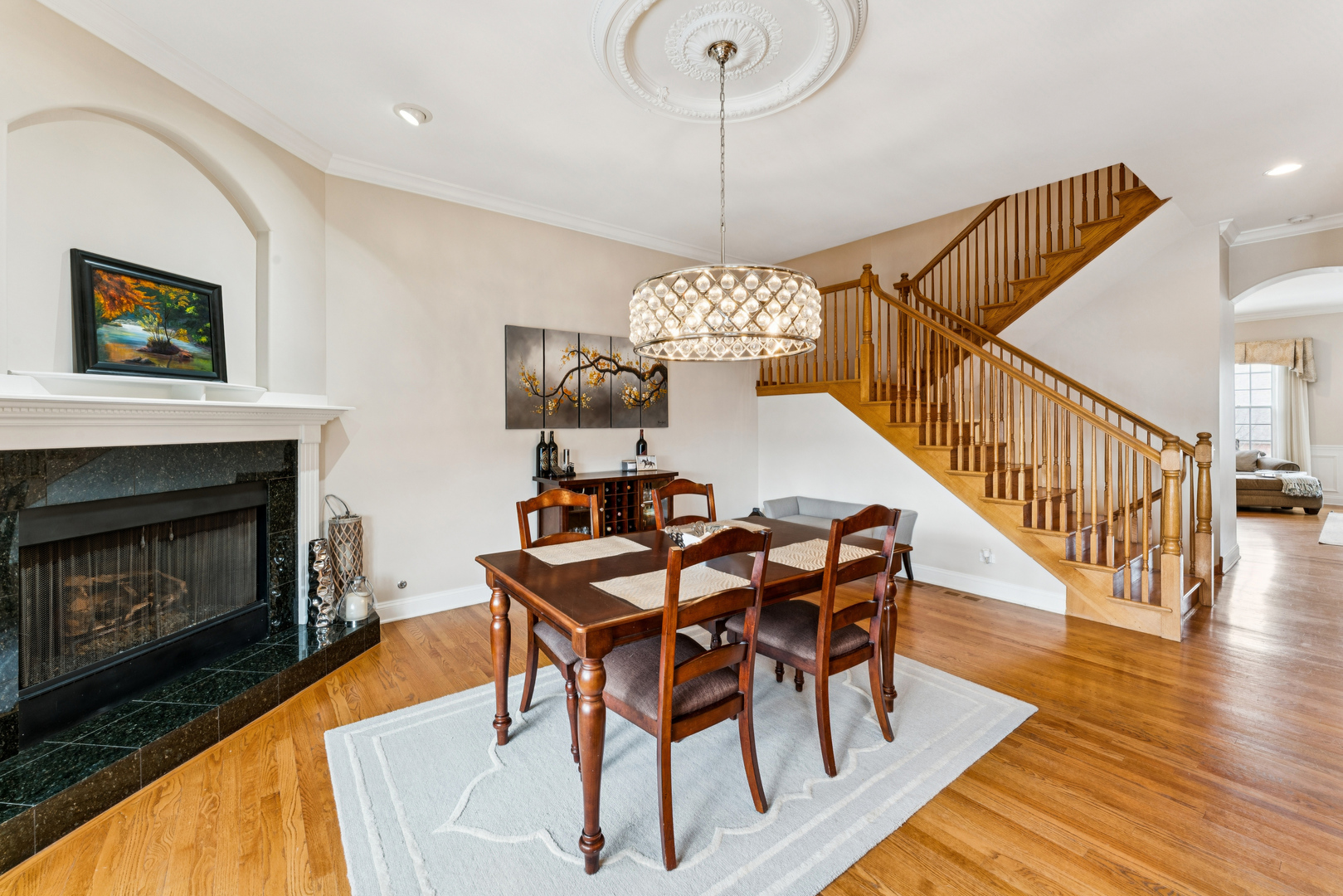 5 Illinois Avenue, Schaumburg, IL 60193