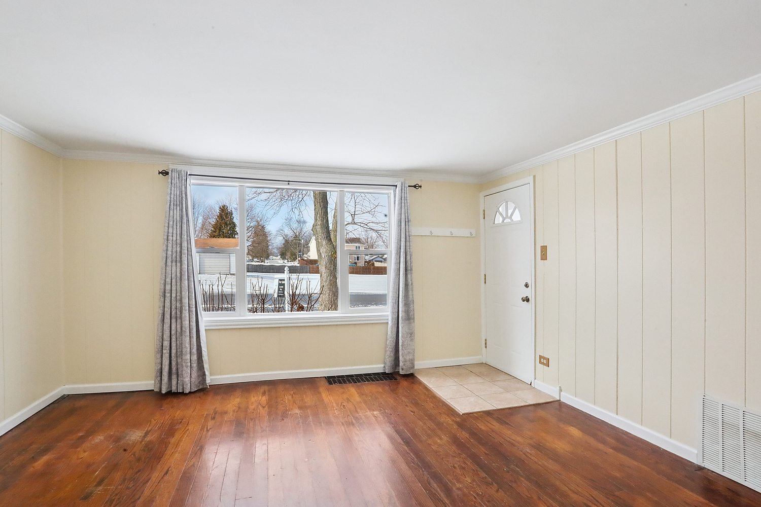 1612 N Prairie Avenue, Crest Hill, IL 60403