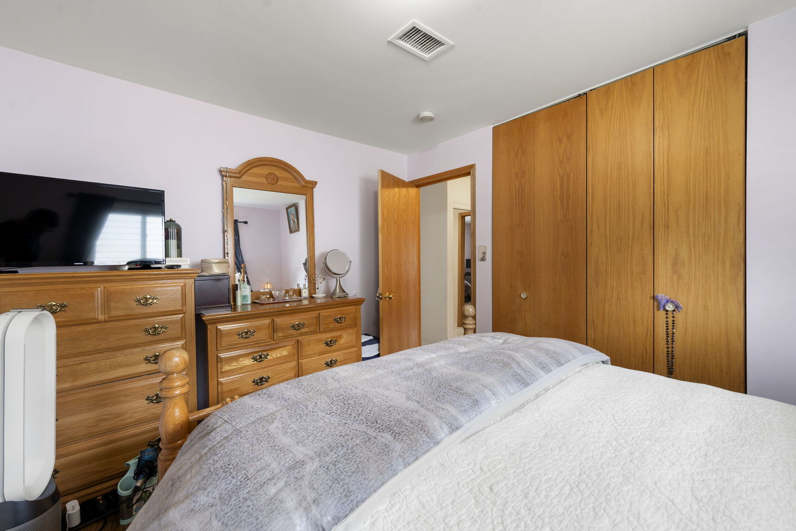 100 Des Plaines Lane, Hoffman Estates, IL 60169