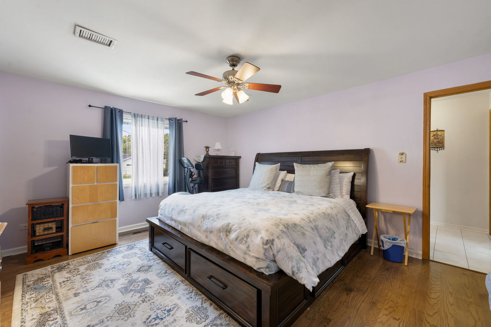 100 Des Plaines Lane, Hoffman Estates, IL 60169