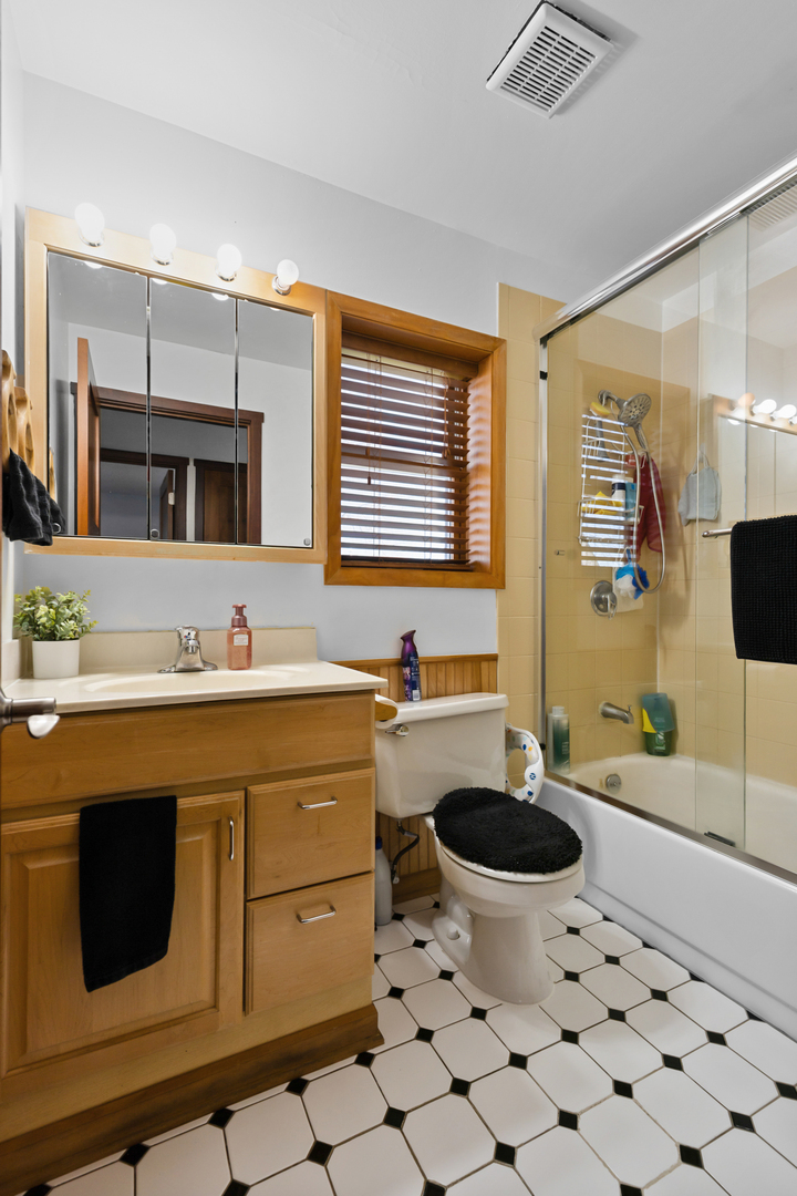 3110 Timber Hill Lane, Aurora, IL 60504