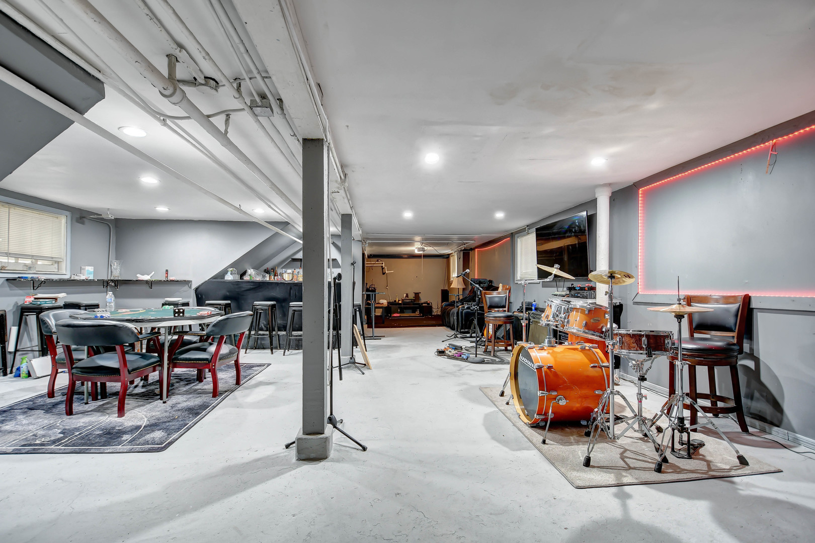 8212 S Bishop Street, Chicago, IL 60620