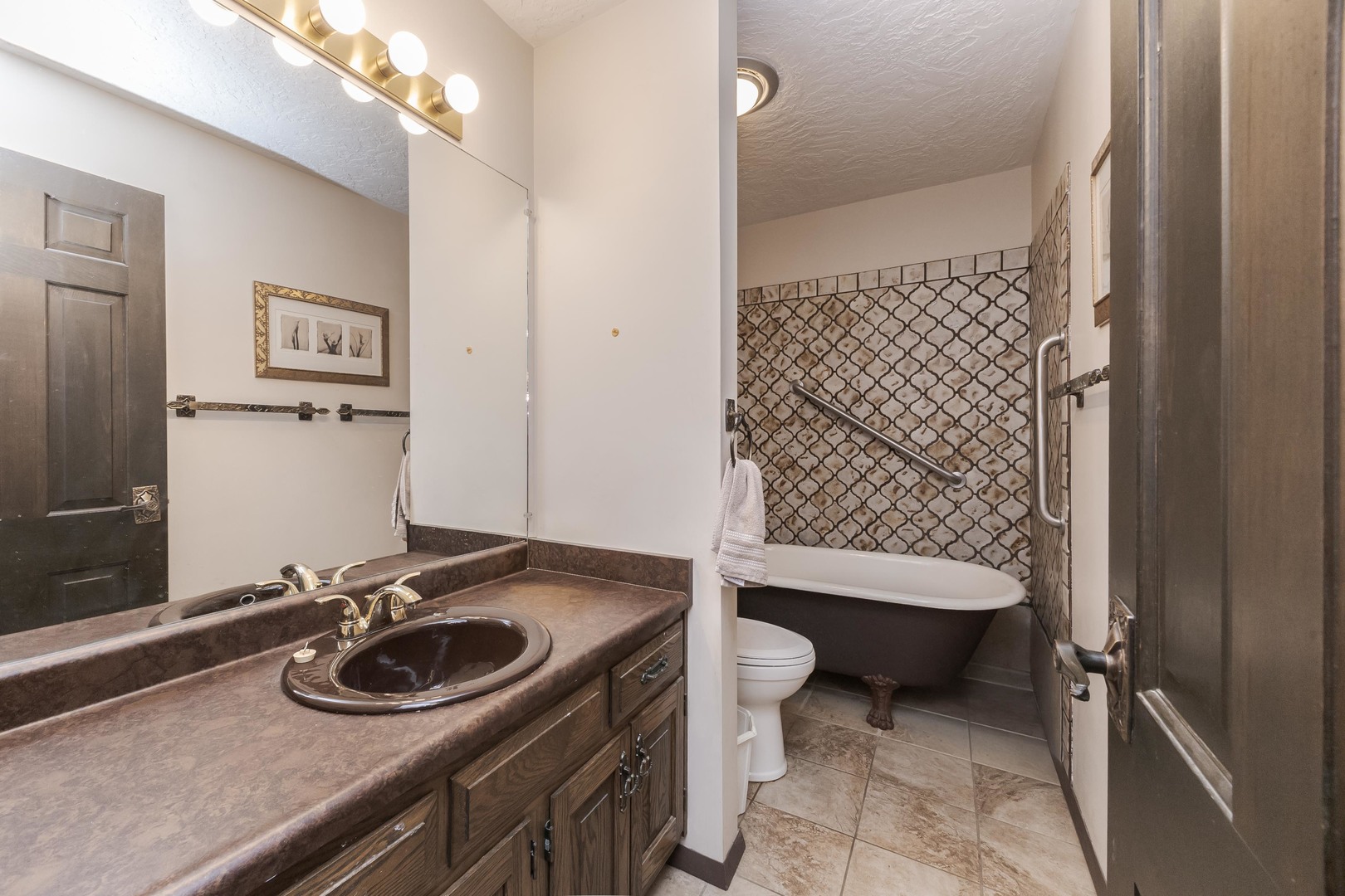 28 Chatsford Court, Bloomington, IL 61704