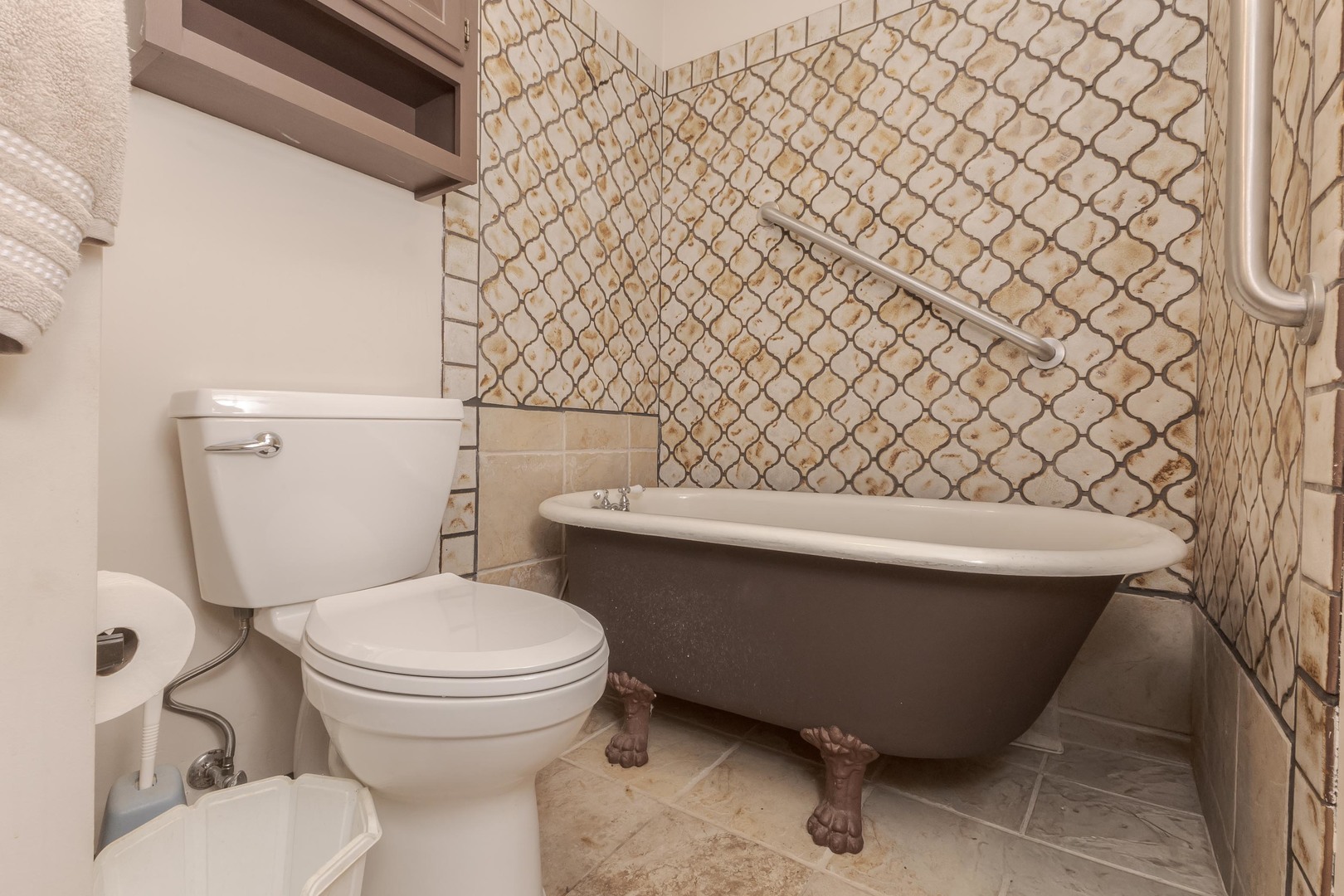 28 Chatsford Court, Bloomington, IL 61704