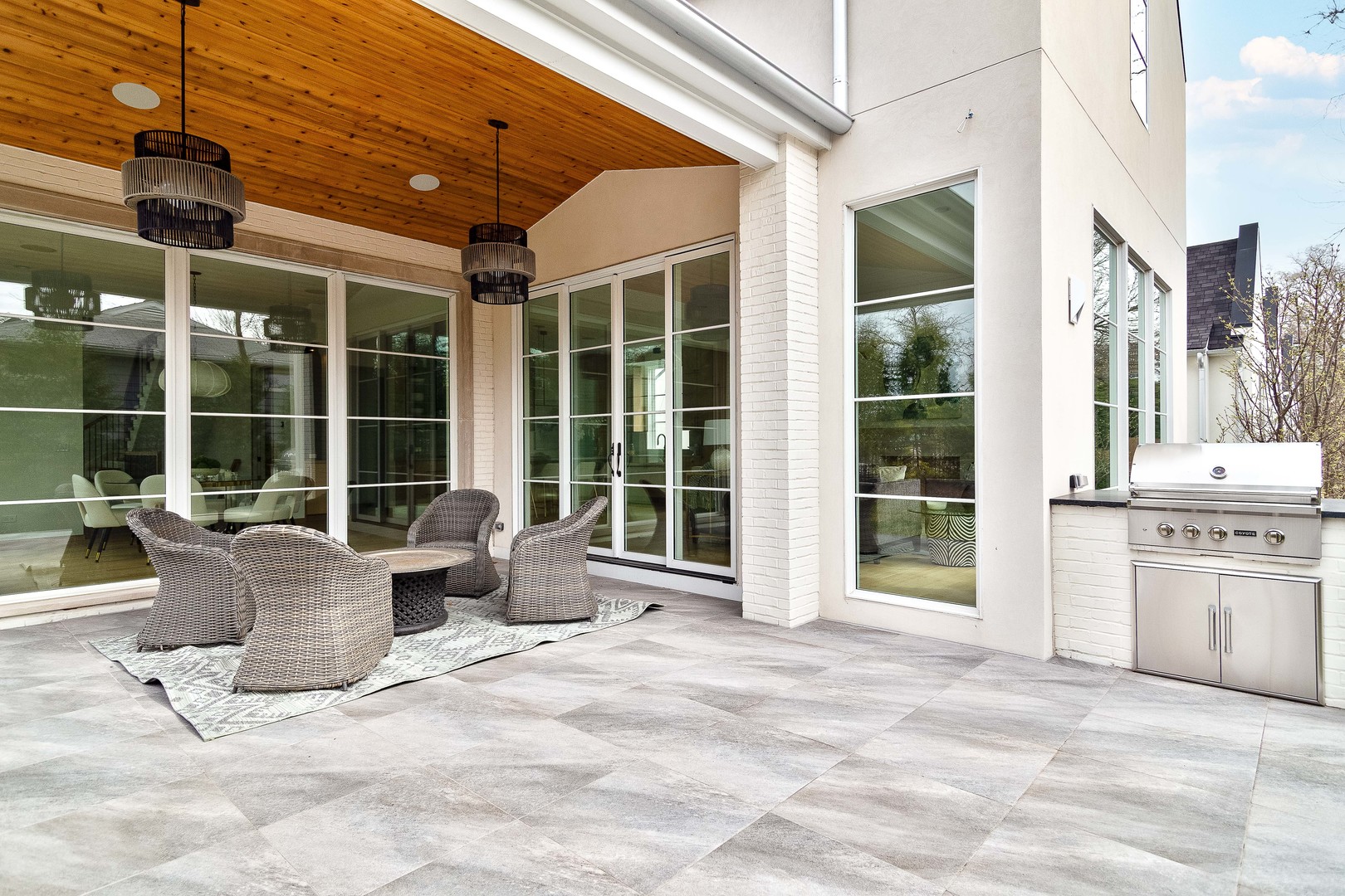 527 Kensington Court, Hinsdale, IL 60521