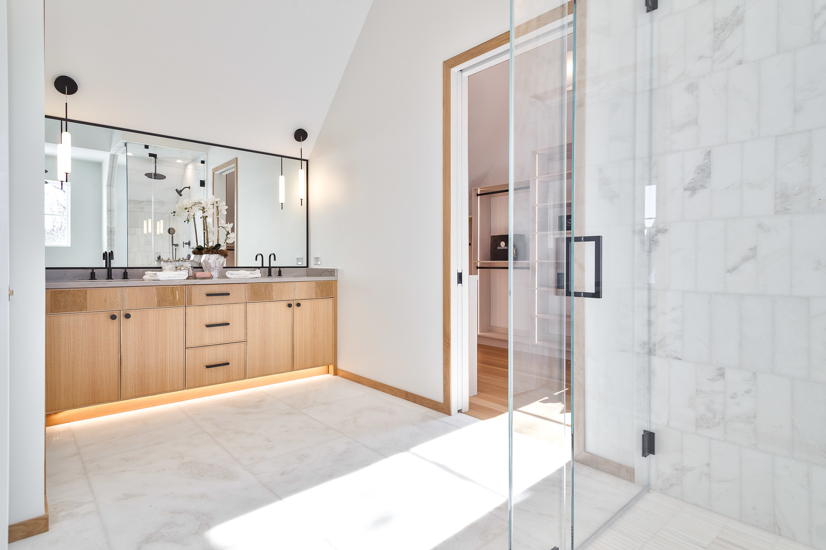 527 Kensington Court, Hinsdale, IL 60521