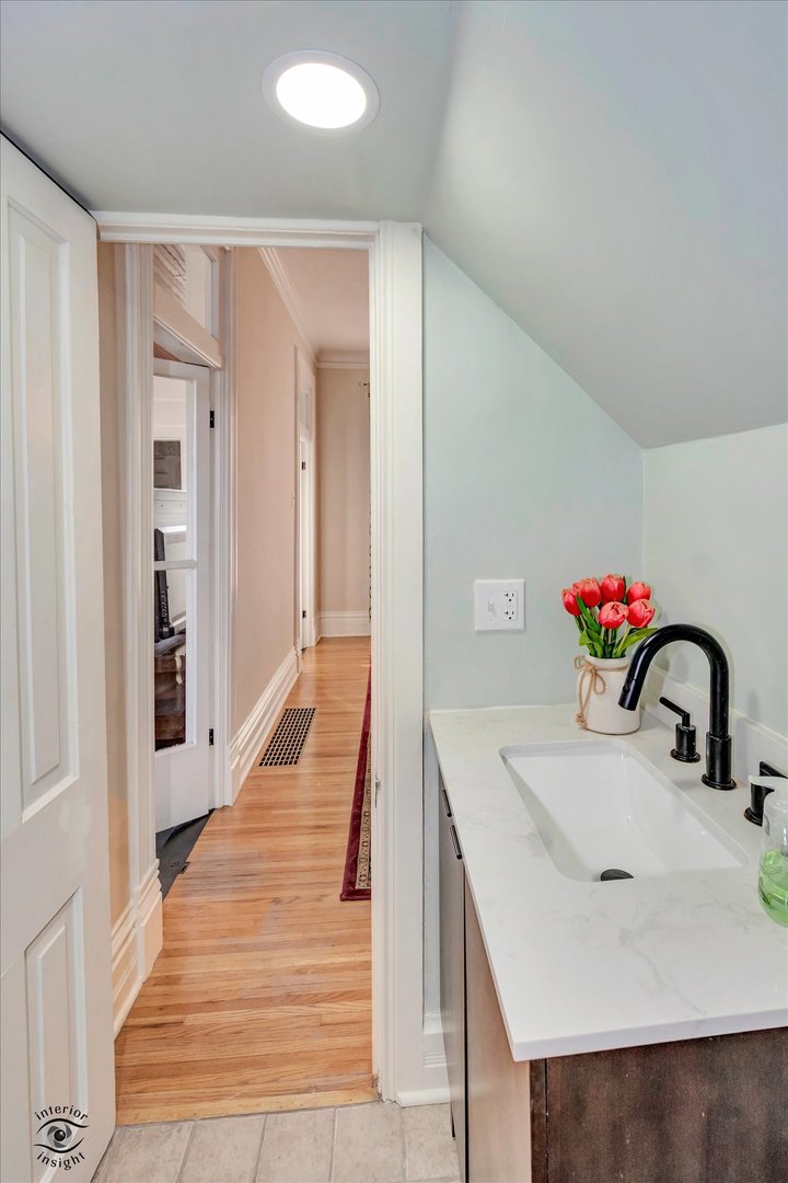 303 E Prospect Avenue, Ottawa, IL 61350