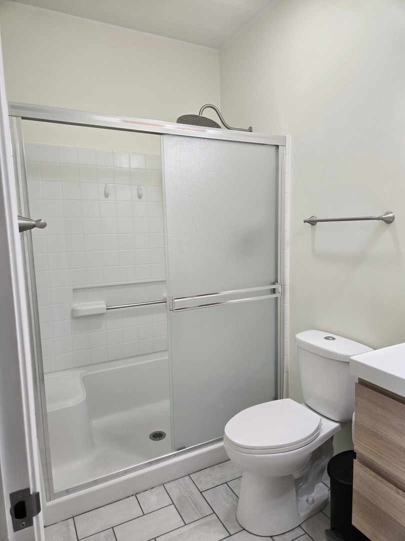 149 N Waters Edge Drive #F, Glendale Heights, IL 60139