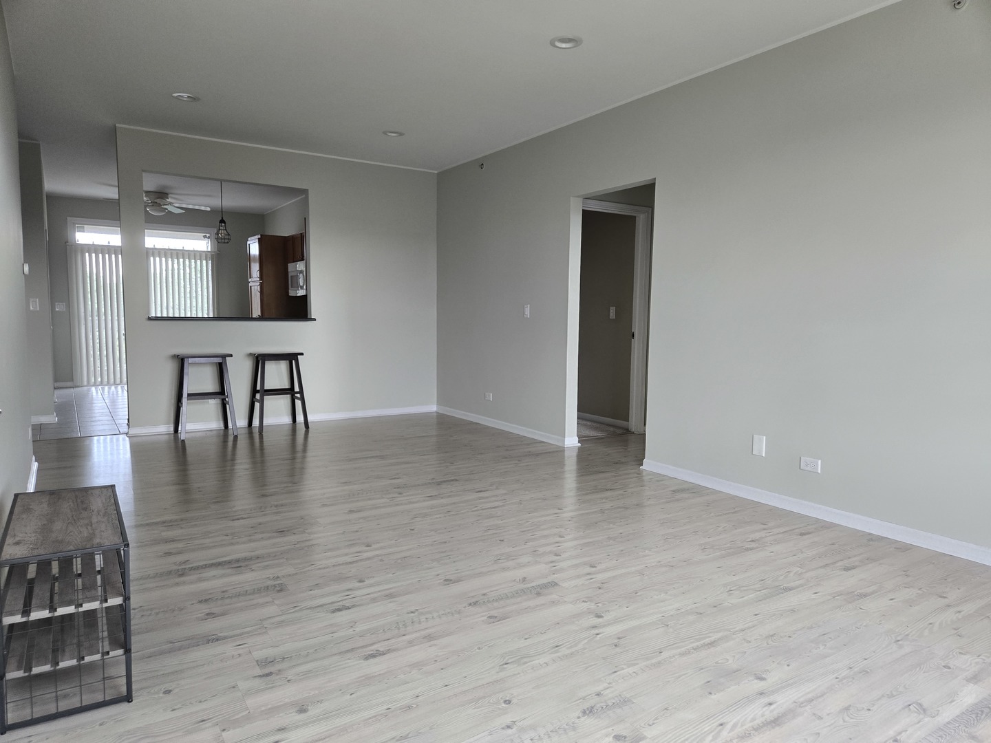 149 N Waters Edge Drive #F, Glendale Heights, IL 60139