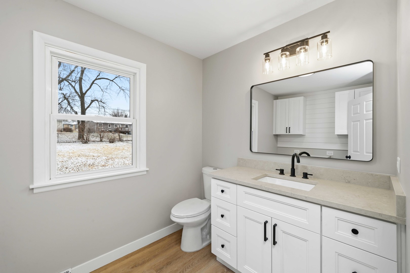 82 Ashlawn Avenue, Oswego, IL 60543