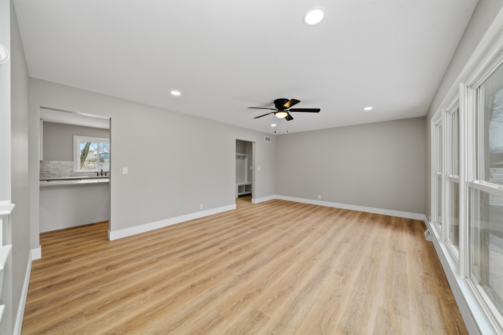 82 Ashlawn Avenue, Oswego, IL 60543