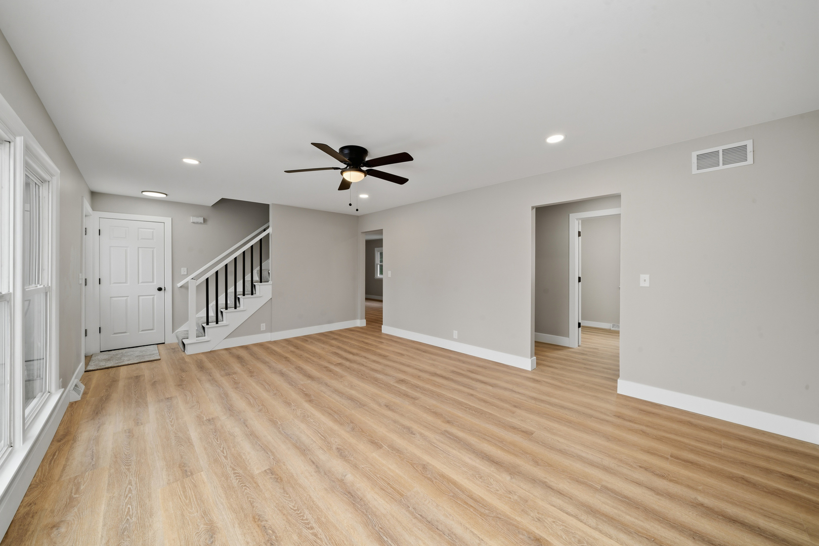 82 Ashlawn Avenue, Oswego, IL 60543