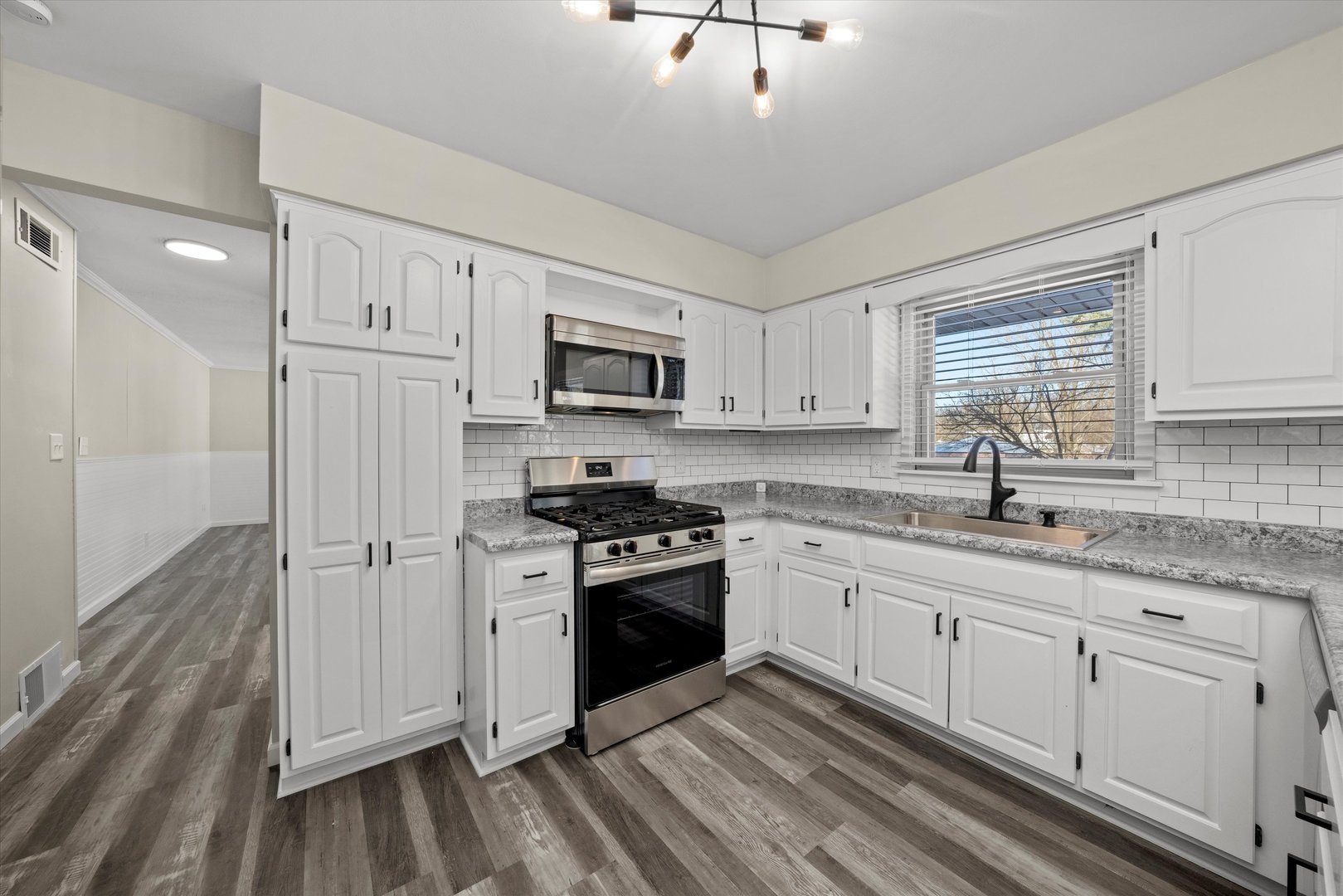 225 E Francis Road, New Lenox, IL 60451