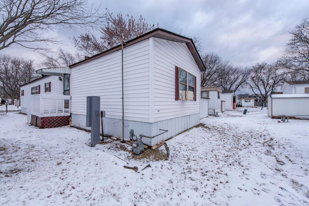 3268 Meadow Drive, Park City, IL 60085