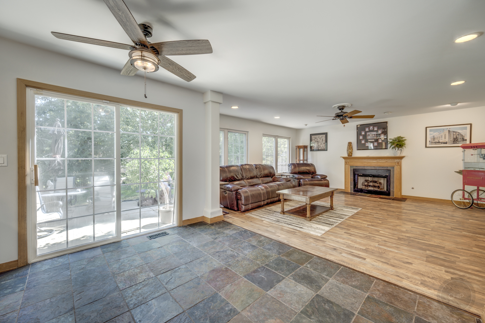 1966 Congrove Drive, Aurora, IL 60503