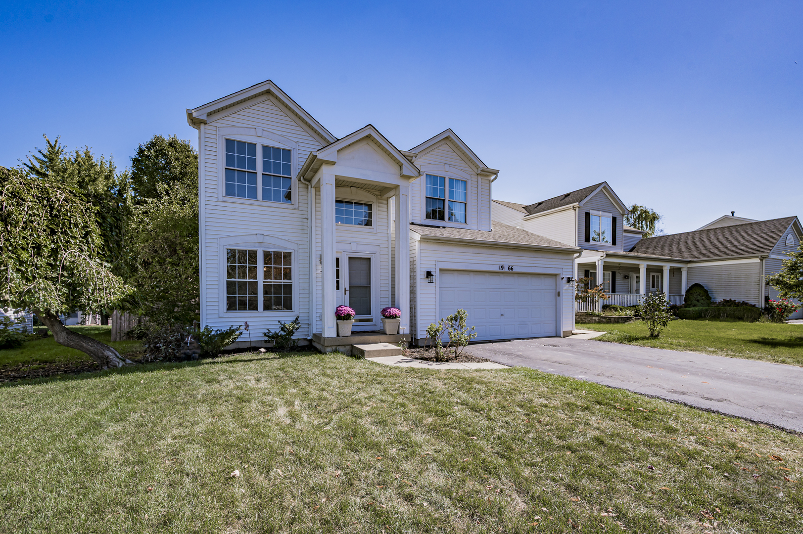 1966 Congrove Drive, Aurora, IL 60503