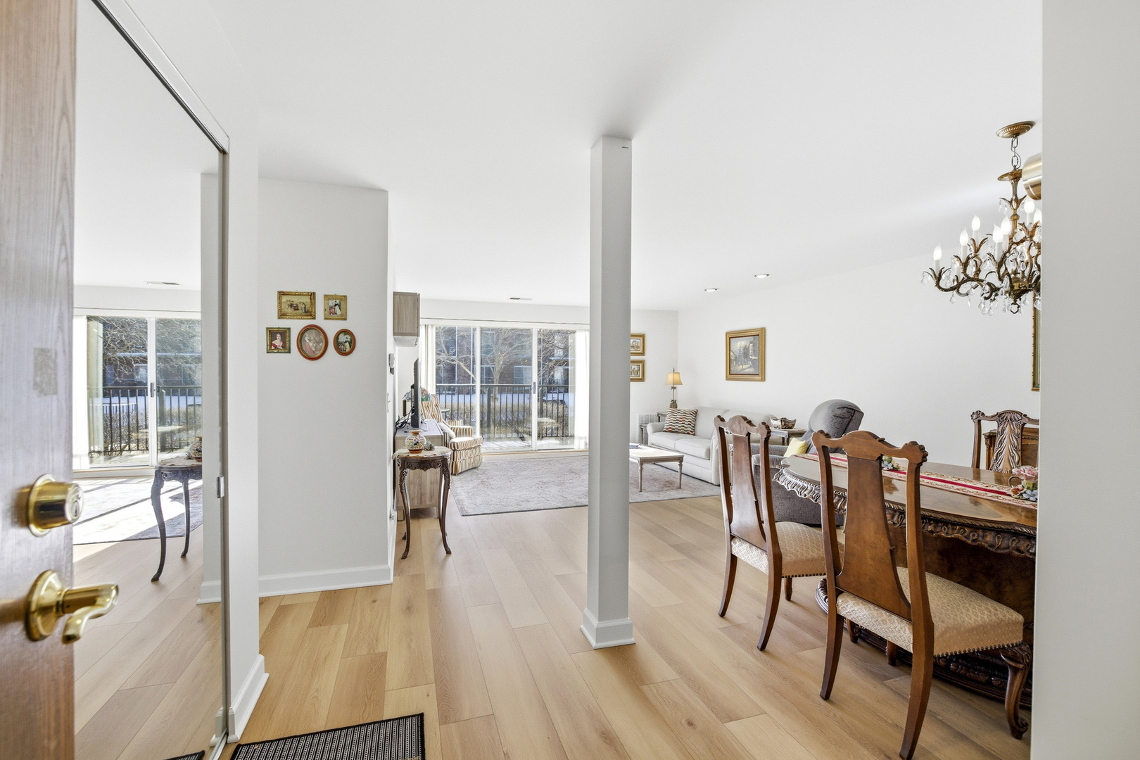 815 Leicester Road #109, Elk Grove Village, IL 60007