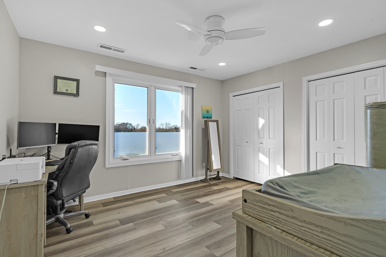 5200 Oakton Street #403, Skokie, IL 60077