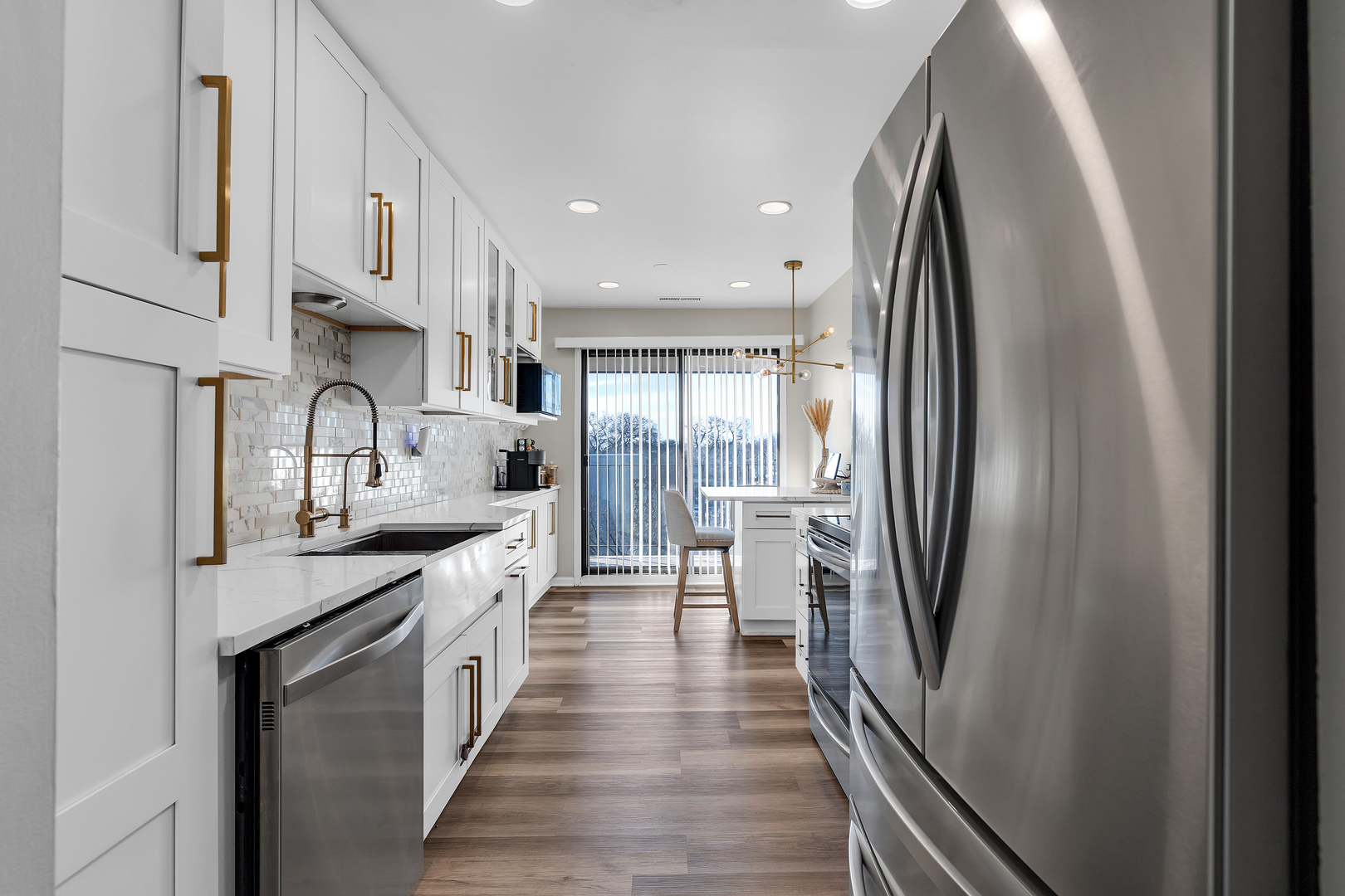 5200 Oakton Street #403, Skokie, IL 60077