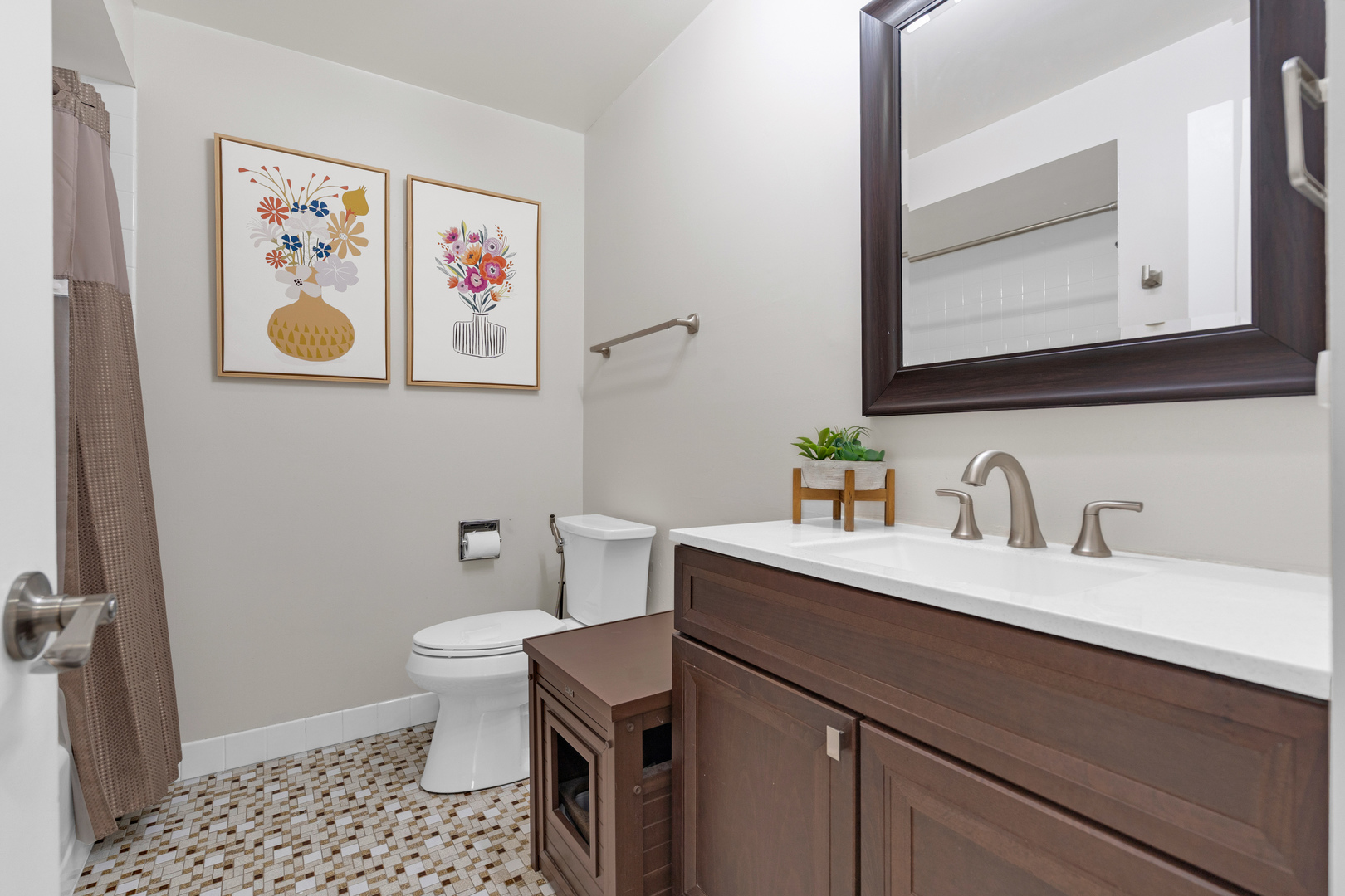 5200 Oakton Street #403, Skokie, IL 60077