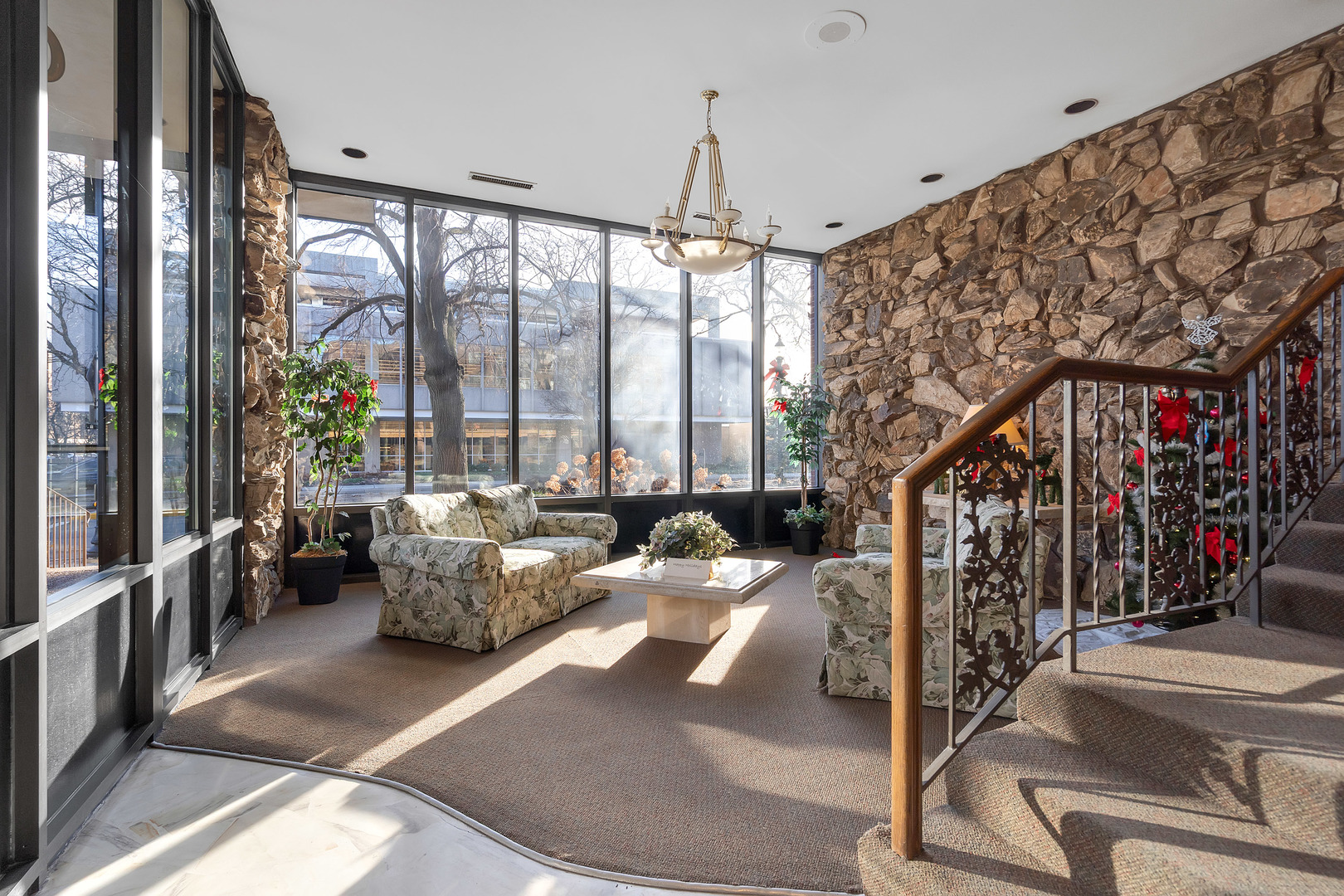 5200 Oakton Street #403, Skokie, IL 60077