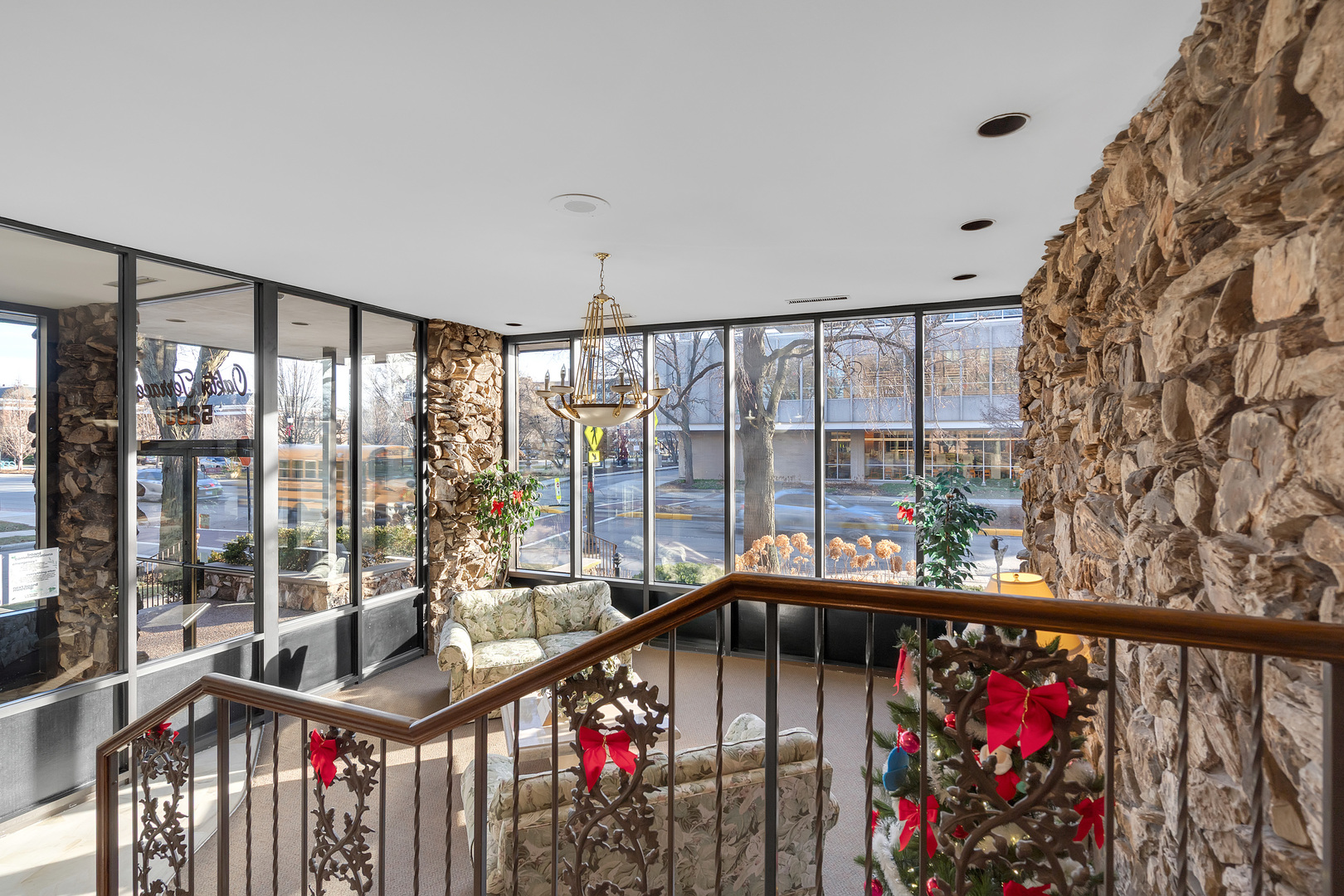 5200 Oakton Street #403, Skokie, IL 60077