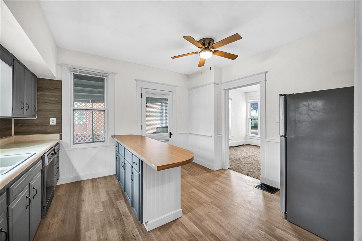 449 N 3rd Avenue, Canton, IL 61520