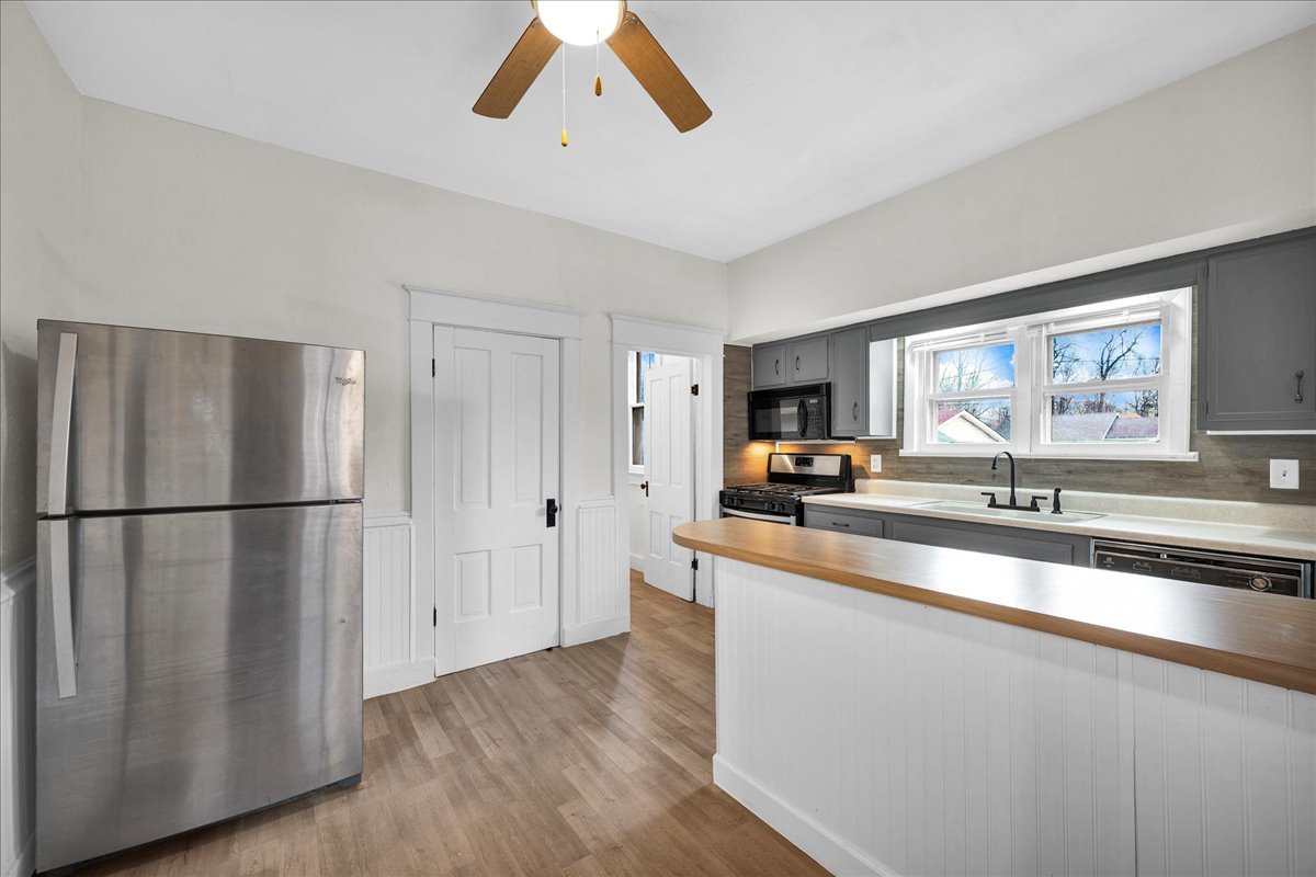 449 N 3rd Avenue, Canton, IL 61520