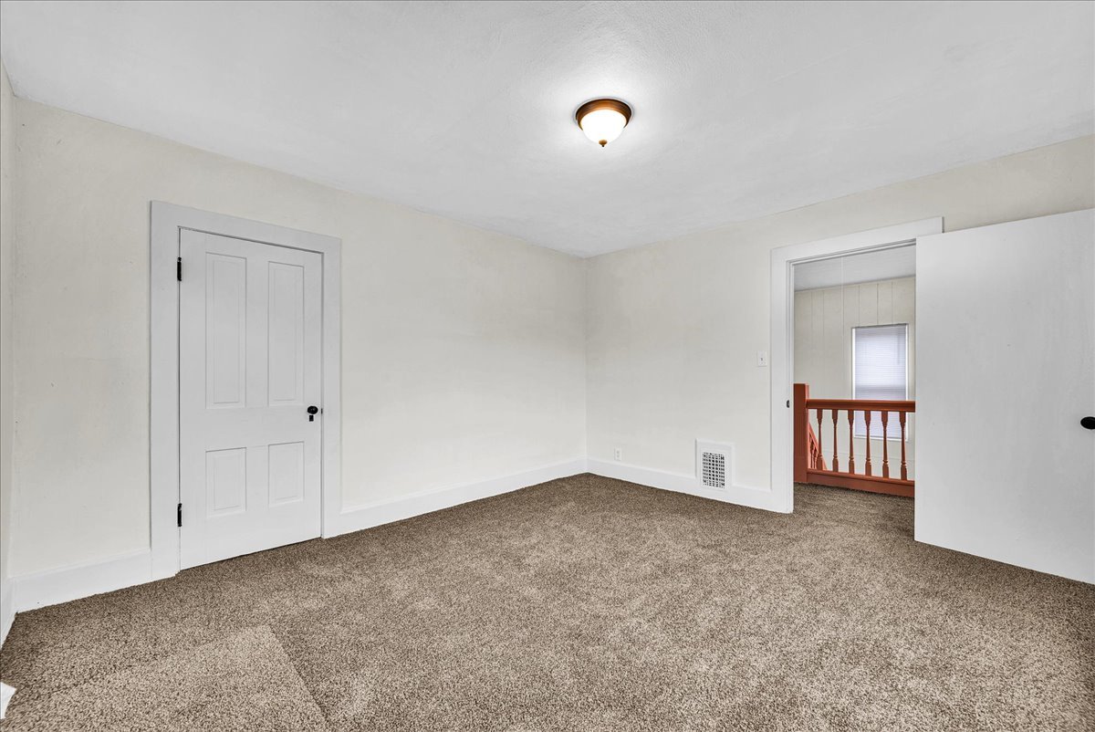 449 N 3rd Avenue, Canton, IL 61520