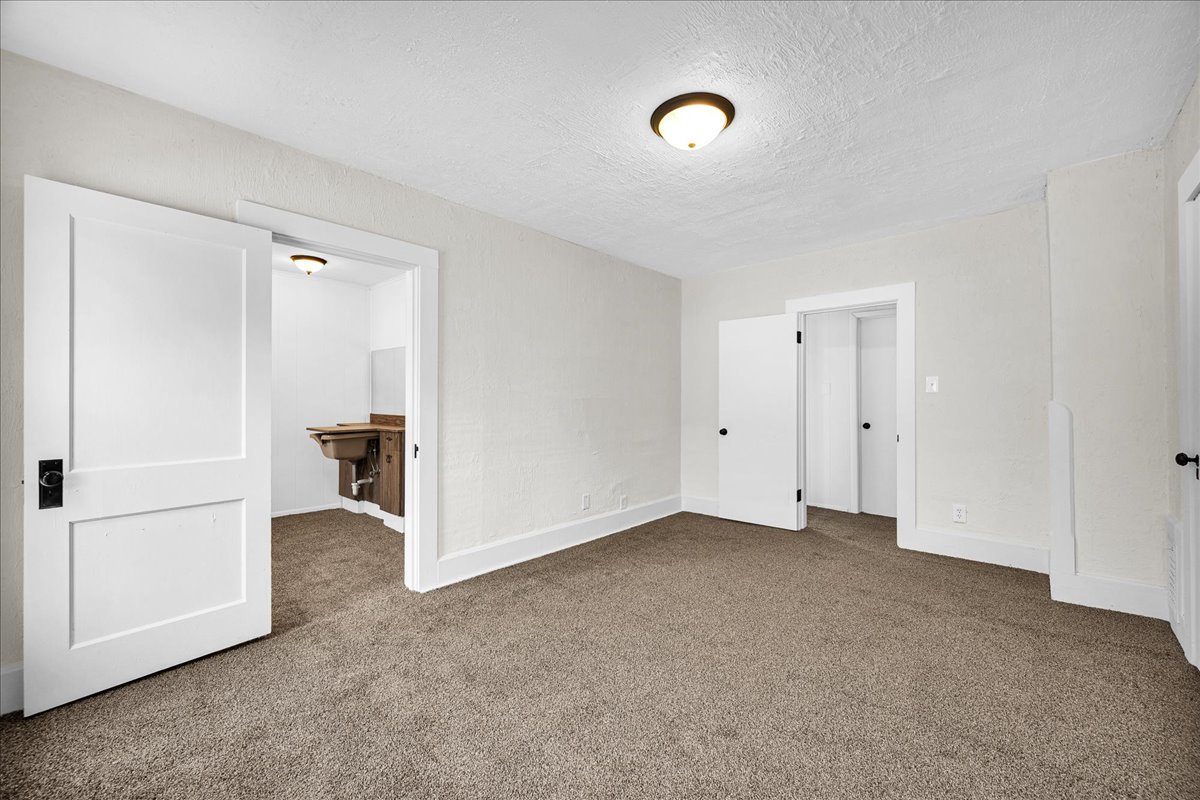 449 N 3rd Avenue, Canton, IL 61520