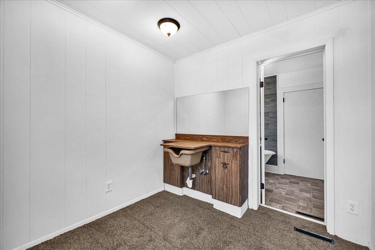 449 N 3rd Avenue, Canton, IL 61520