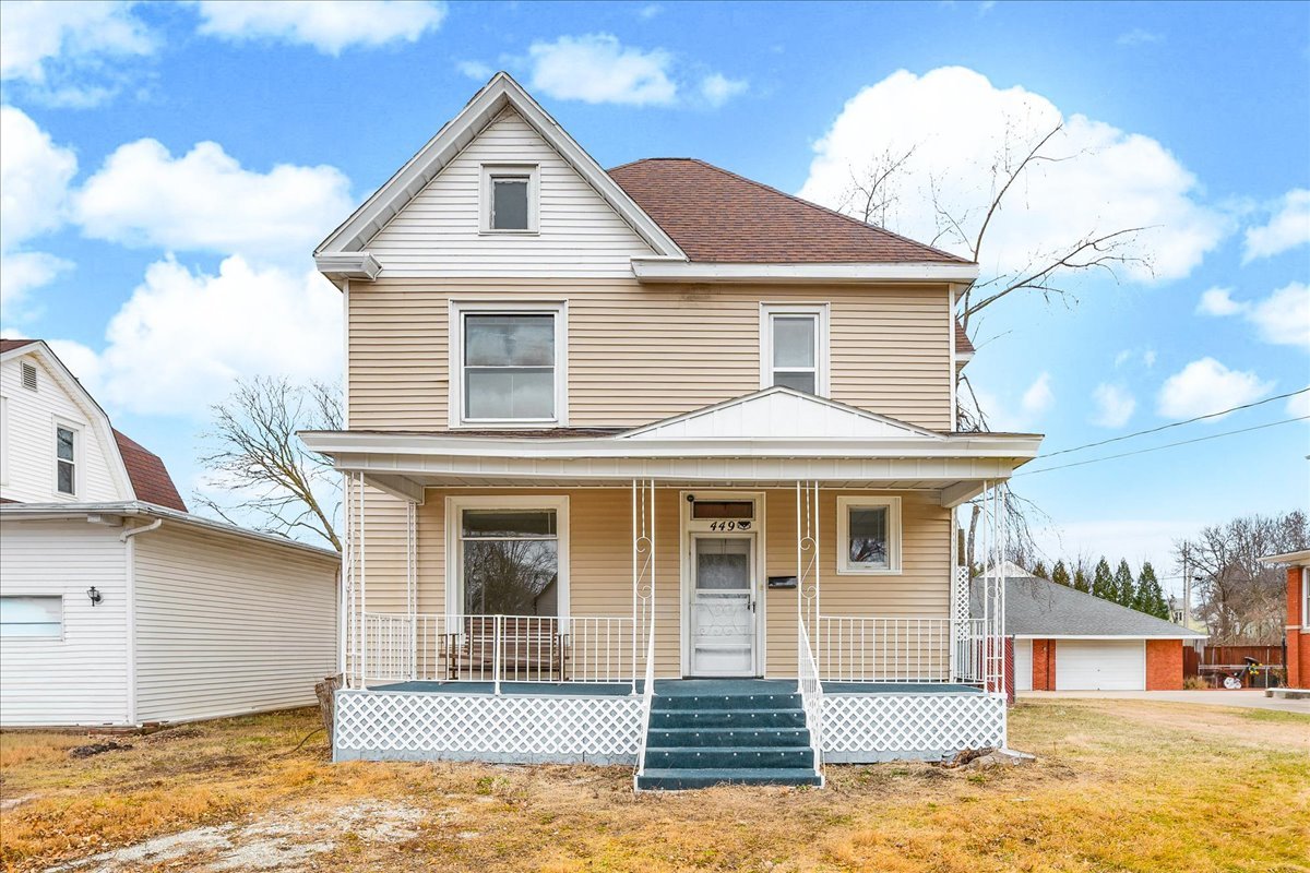 449 N 3rd Avenue, Canton, IL 61520