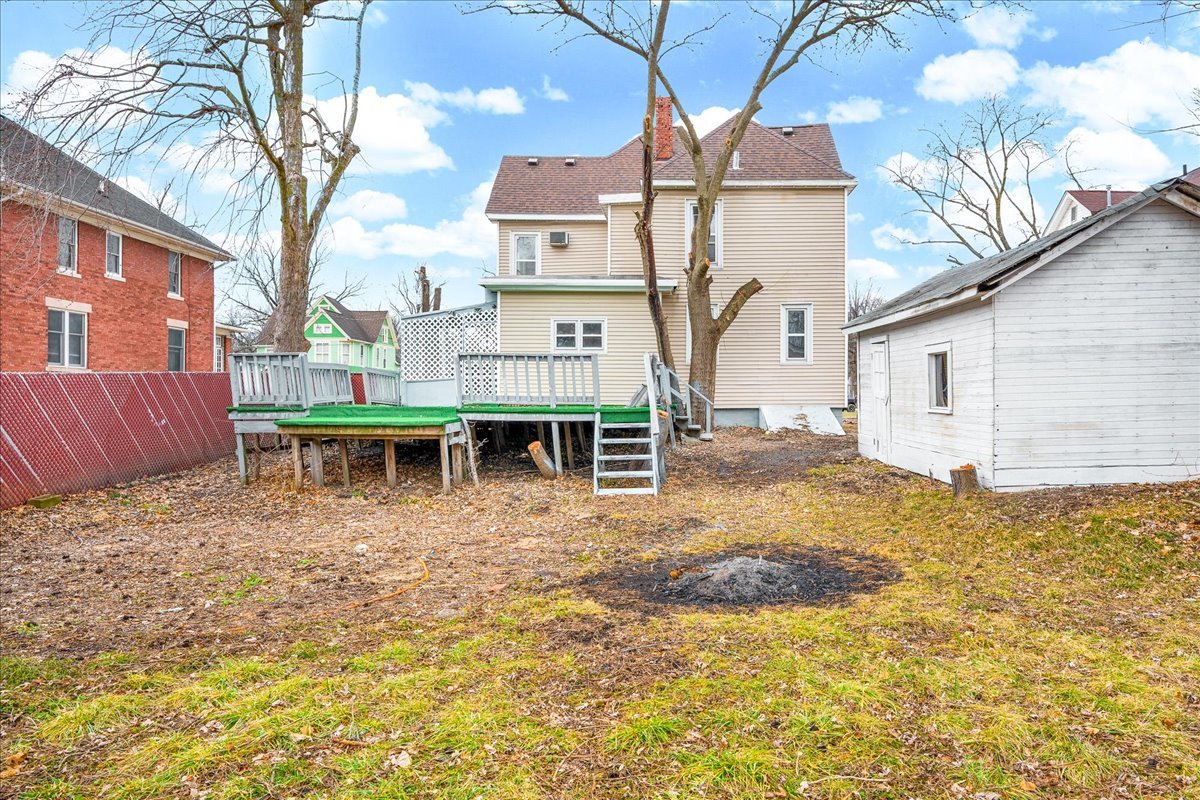 449 N 3rd Avenue, Canton, IL 61520