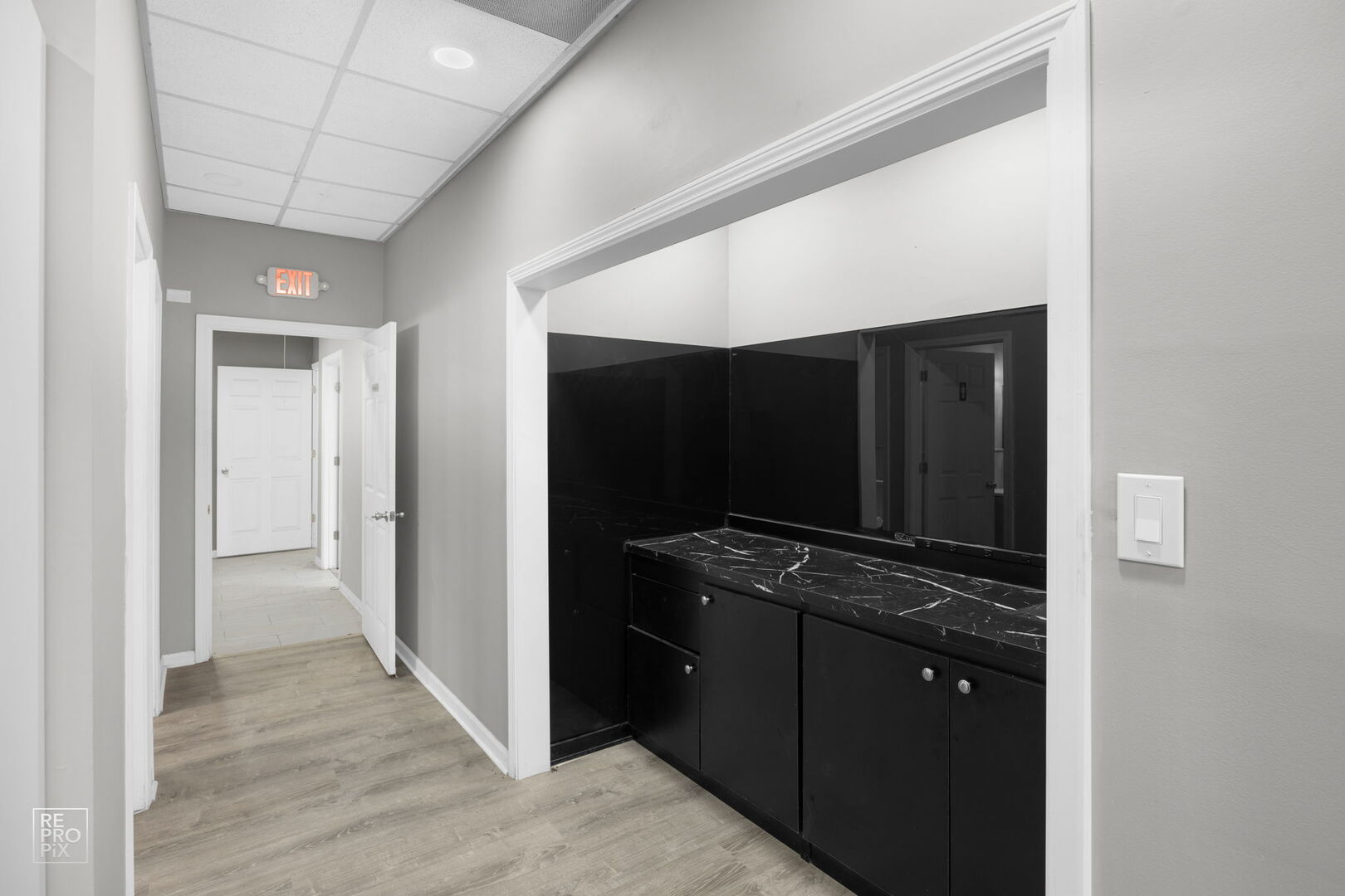 6166 S Sayre Avenue, Chicago, IL 60638