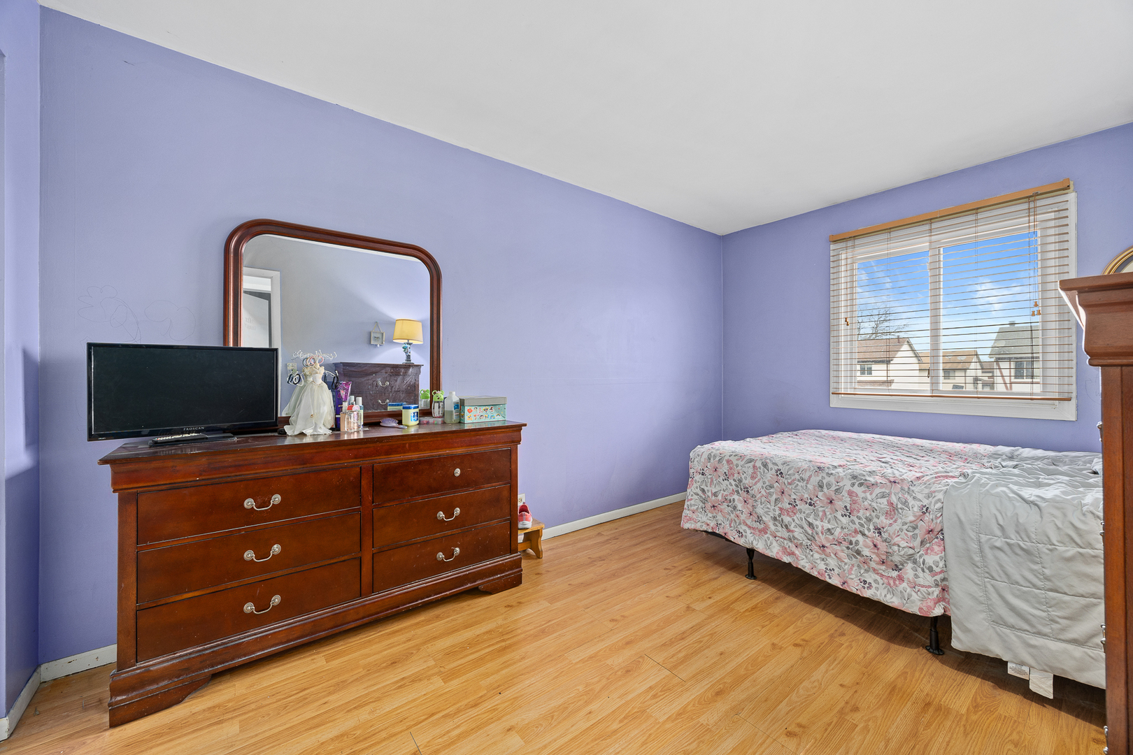 1823 Whaler Lane, Hanover Park, IL 60133