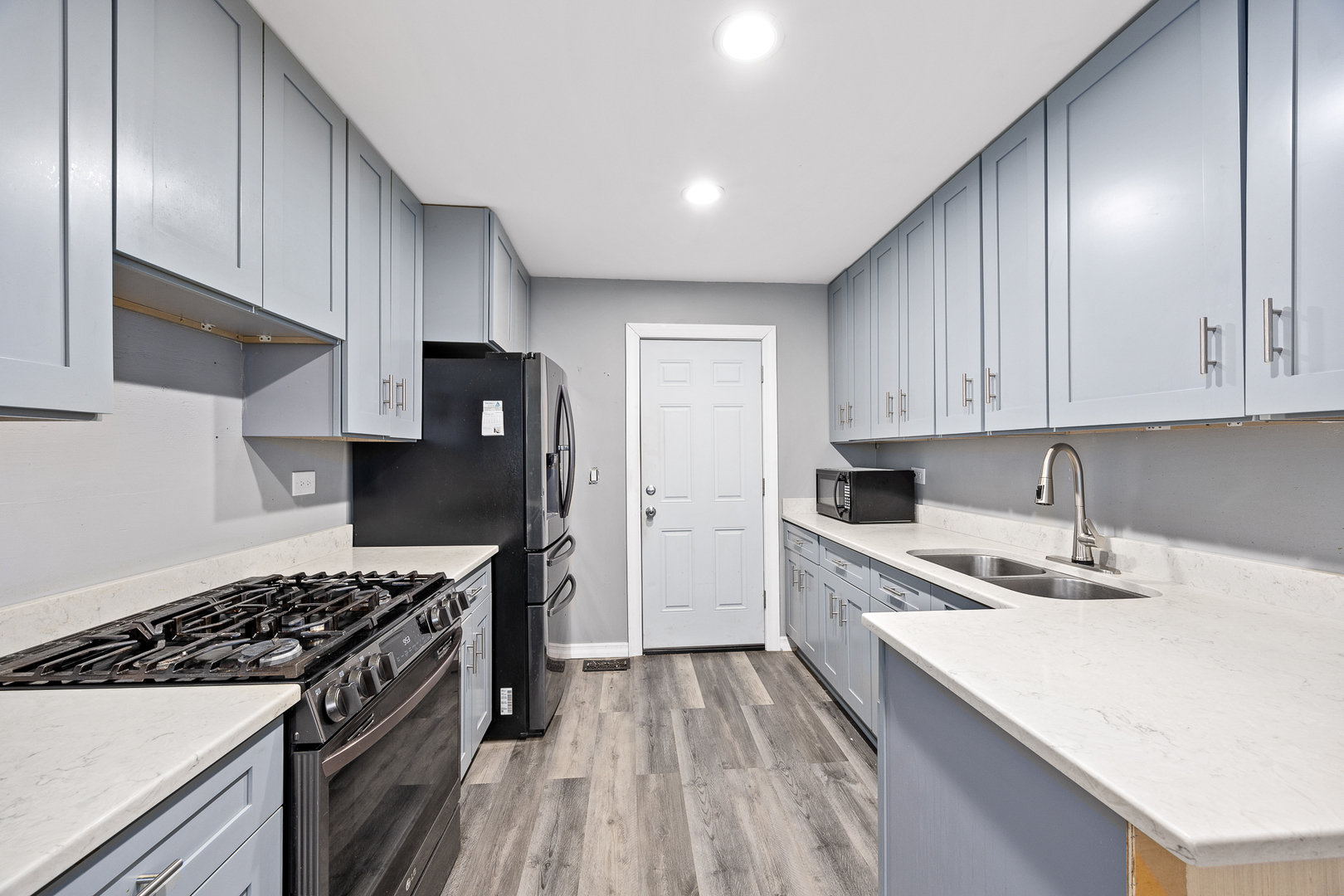 1823 Whaler Lane, Hanover Park, IL 60133