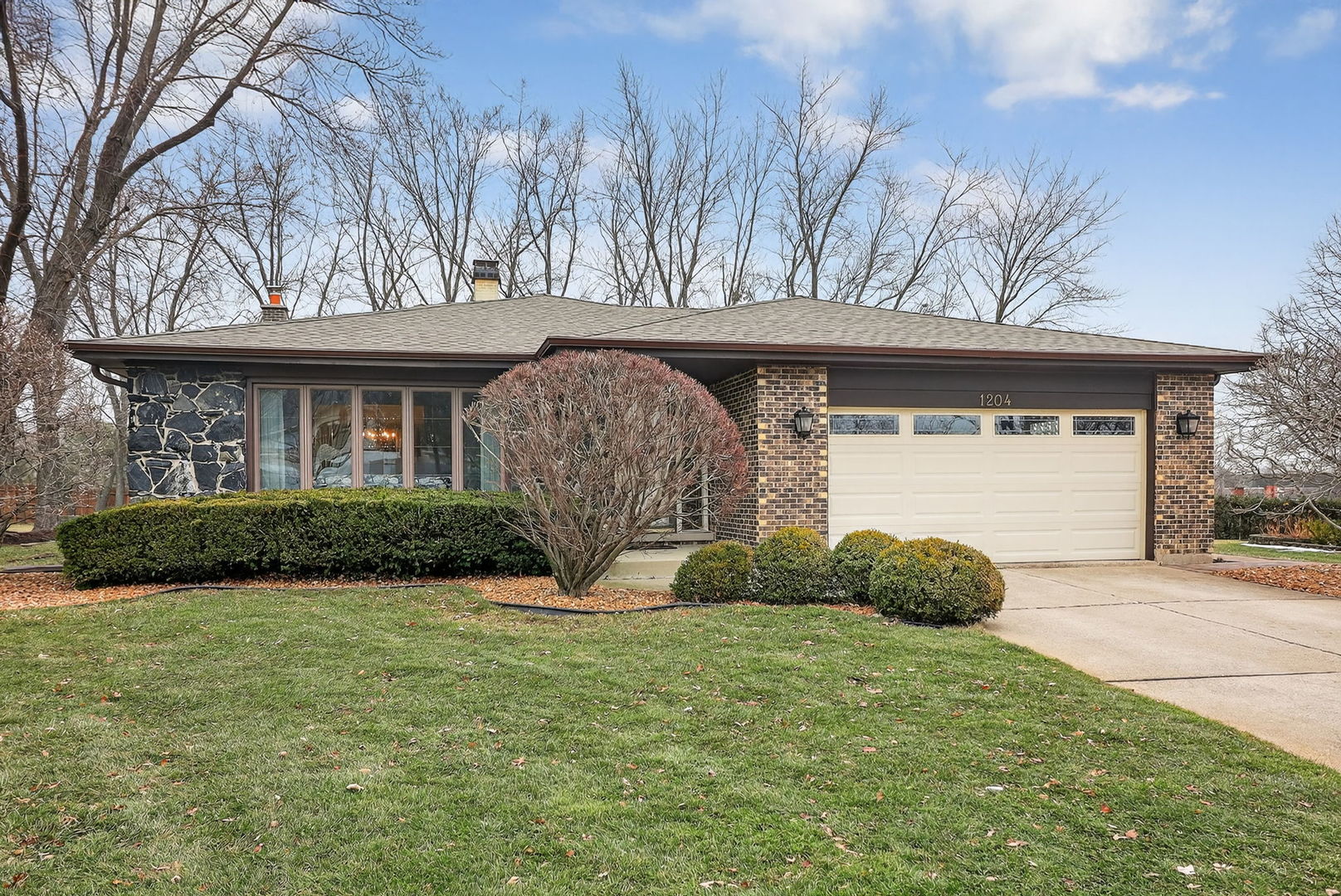 1204 Sleepy Hollow Lane, Darien, IL 60561