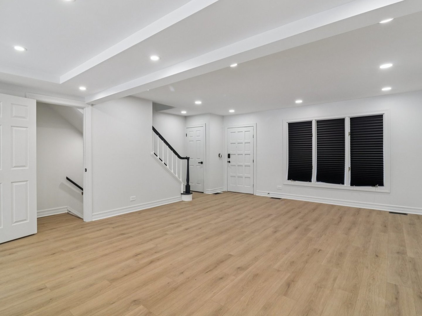 325 Colony Green Drive, Bloomingdale, IL 60108