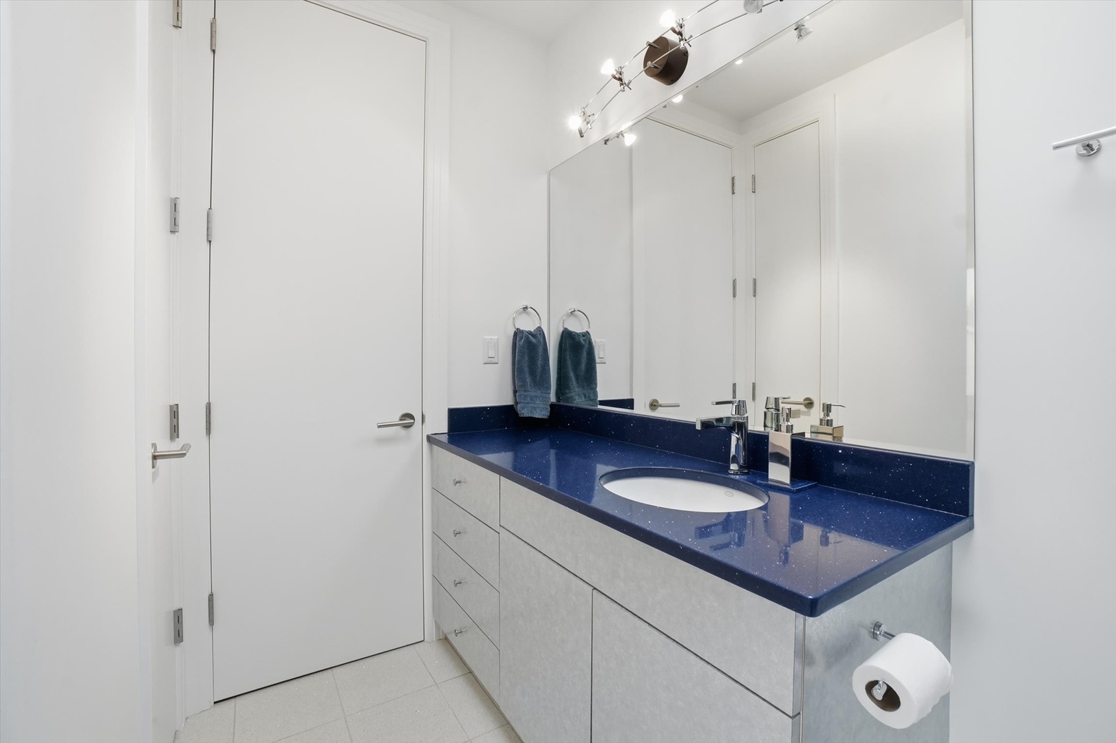 920 St Stephens Green, Oak Brook, IL 60523