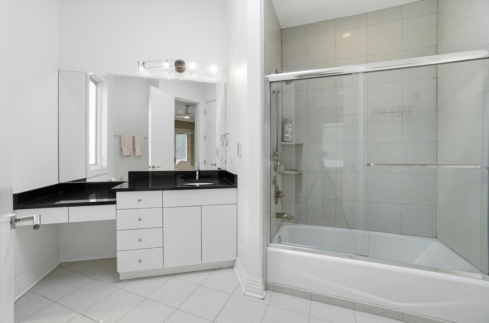 920 St Stephens Green, Oak Brook, IL 60523