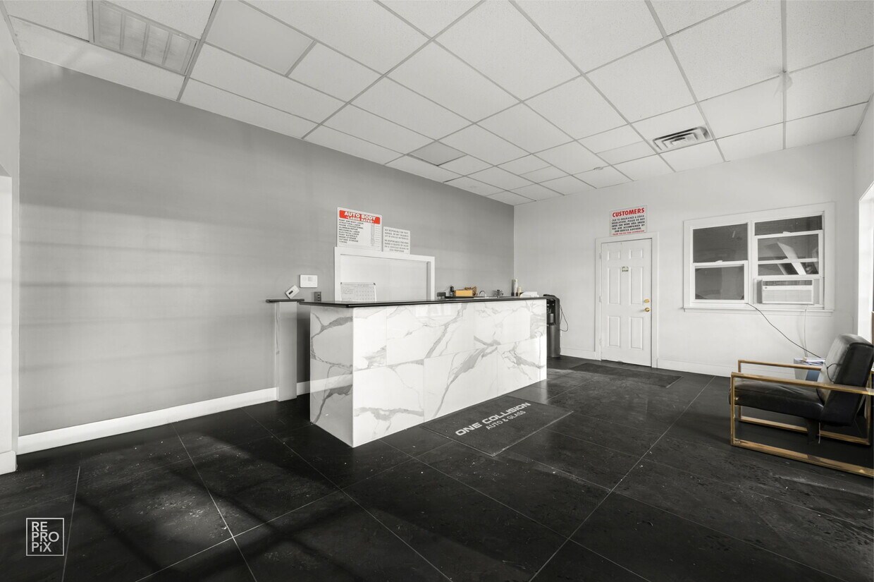 1123 W Catalpa Avenue, Chicago, IL 60640